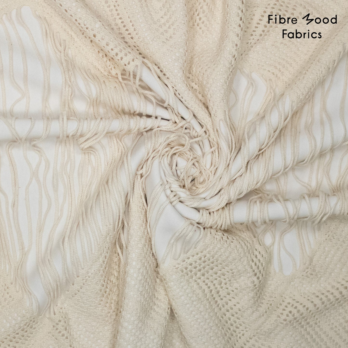 Punto crochet blanco con flecos