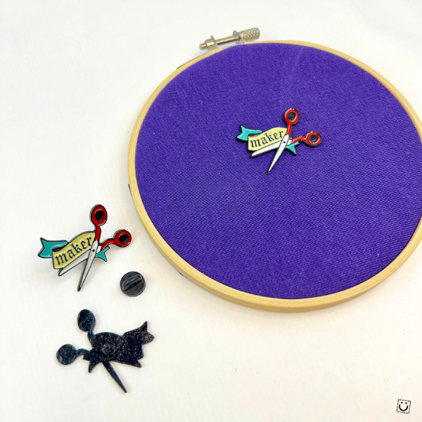 Broche tijeras "maker"