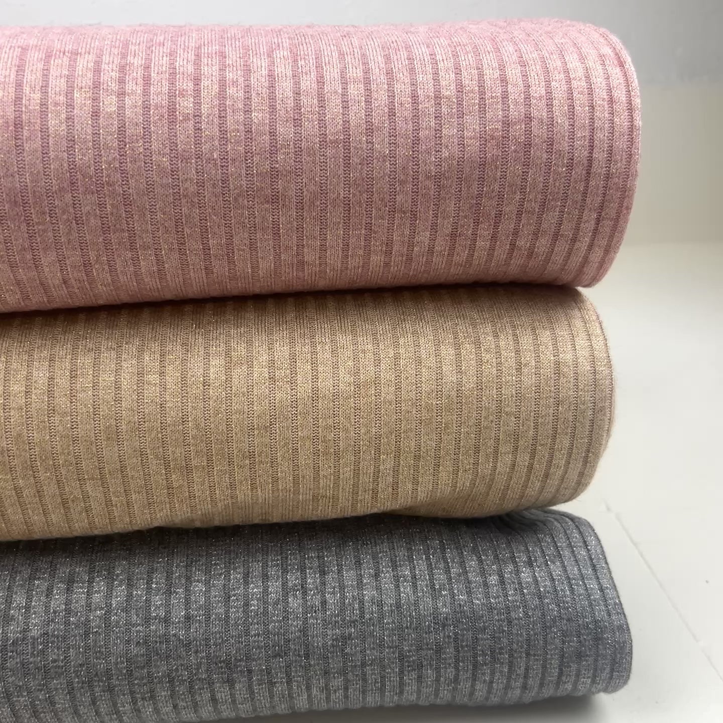 Cargar y reproducir el video en el visor de la galería, Punto canalé Lúrex - negro plateado
