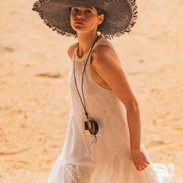 Punto crochet blanco con flecos