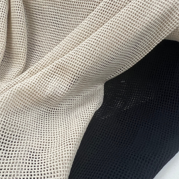 Punto crochet en algodón negro